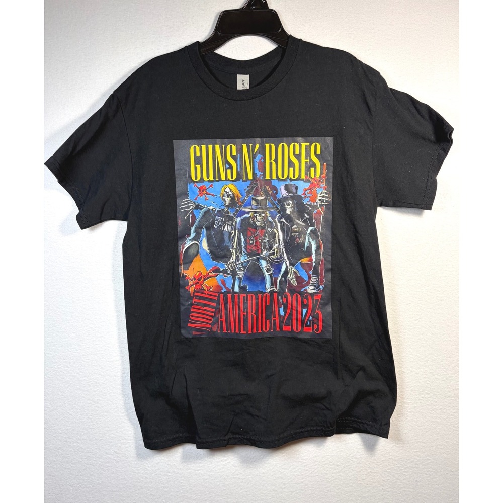 Gildan Guns N' Roses T-Shirt Women Medium Black Excellent 2023 Tour Graphic Tee